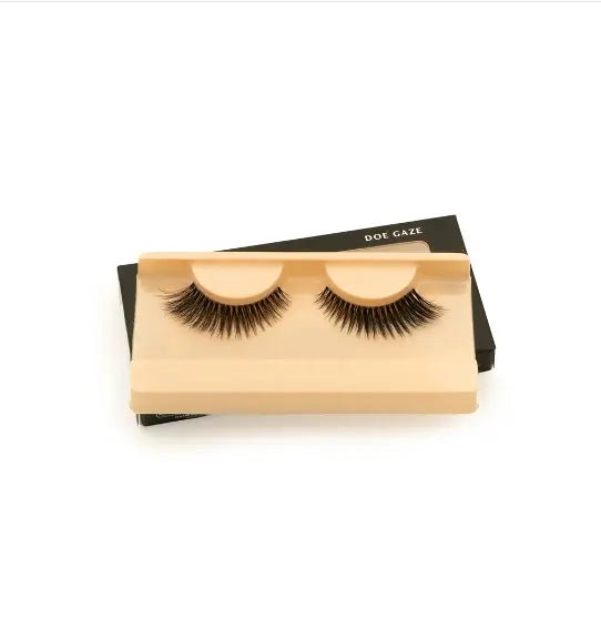 FAUX CILS «DOE GAZE»