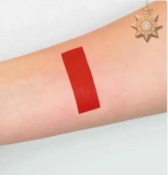 ROUGE À LÈVRES LIQUIDE MAT LONGUE TENUE – COULEUR INTENSE, SÉCHAGE RAPIDE & CONFORT HYDRATANT